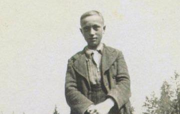 Rudolf Tschoggl http://www.lilawinkel.at/wp-content/uploads/2013/03/Tschoggl-Rudolf-Bild01a.jpg
